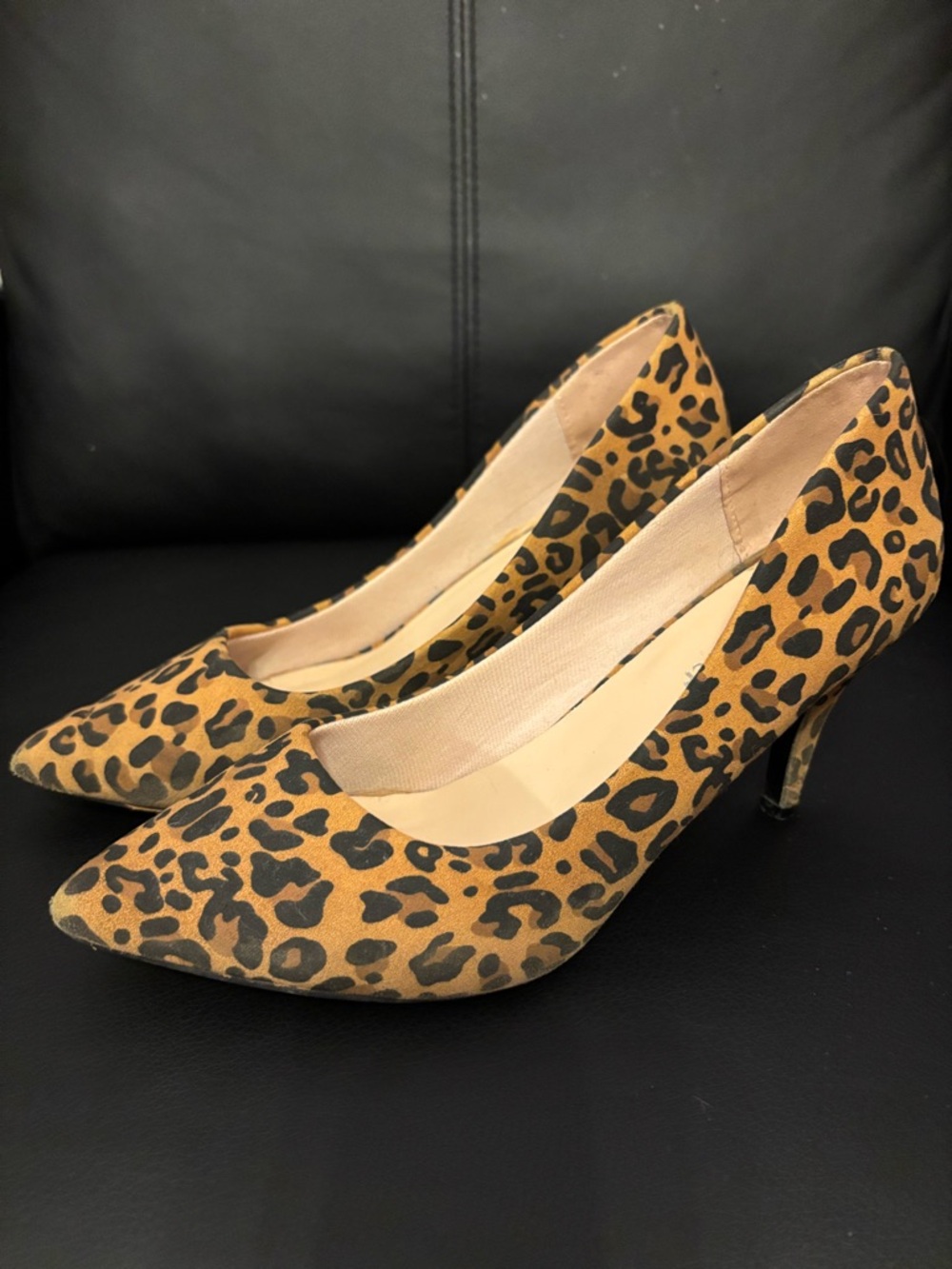 Leopard Print Pointed Toe Pumps - Women's Tan/Black